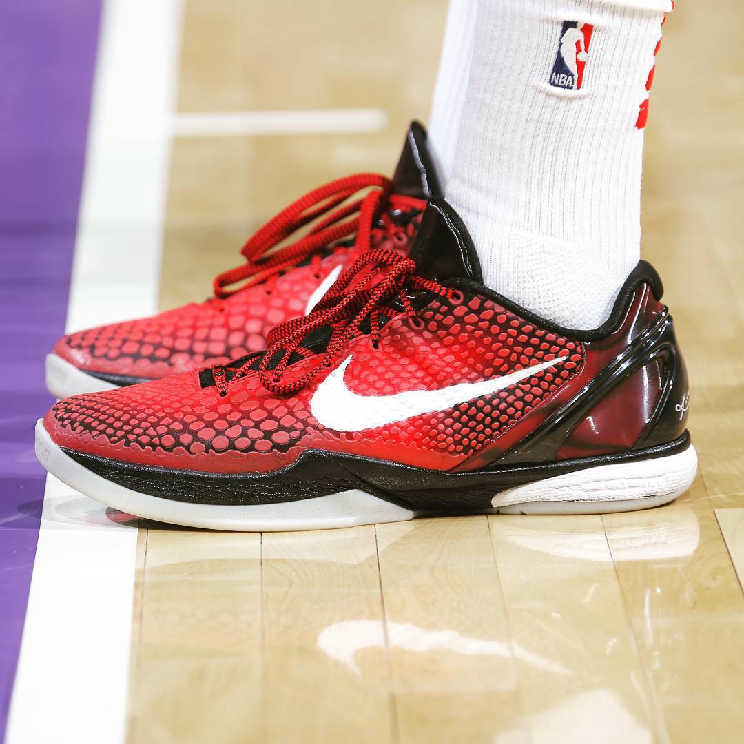 Nike Kobe VI “All-Star”, phối màu đỏ đậm chất miền đông đã từng được chính Kobe Bryant trong trận All-Star Game 2010.