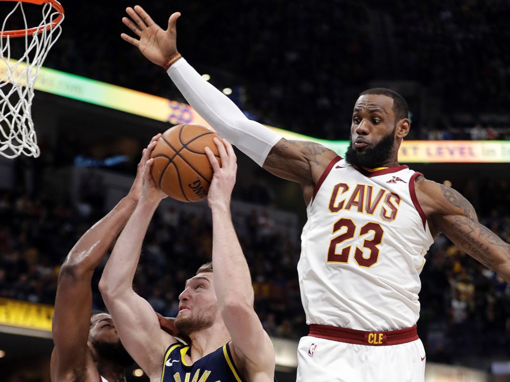 Một mình LeBron không thể làm nên chuyện khi Cavaliers có quá nhiều mắt xích yếu.