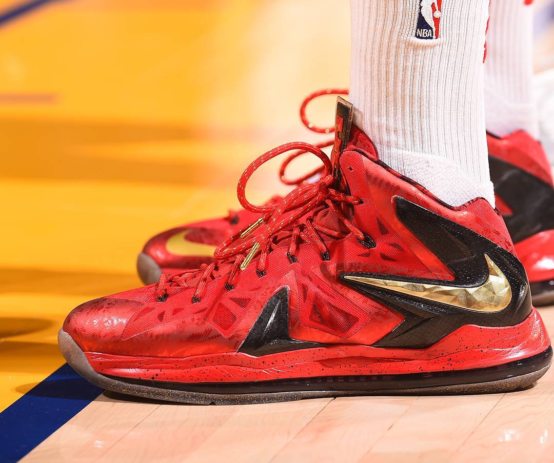  Nike LeBron X Elite “Champ Pack” trên chân PJ Tucker là một mẫu giày khả hiếm trên thị trường.