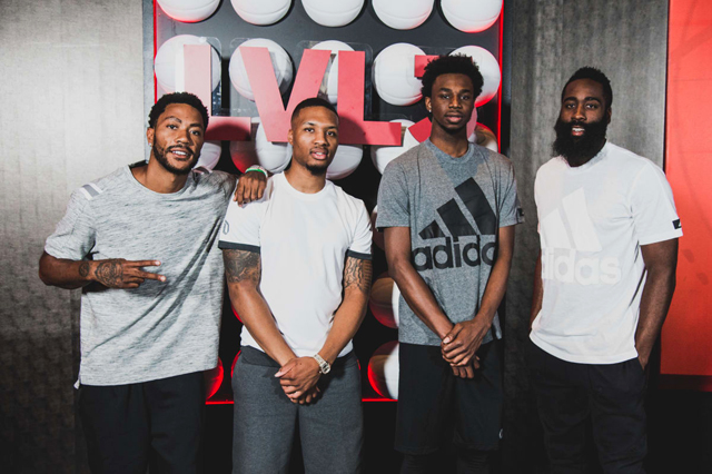 Derrick Rose cùng dàn sao trẻ của Adidas bao gồm Lillard, Wiggins và Harden.