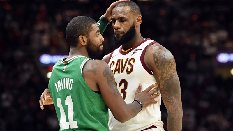 Đã đến lúc Kyrie Irving soán ngôi của LeBron James.