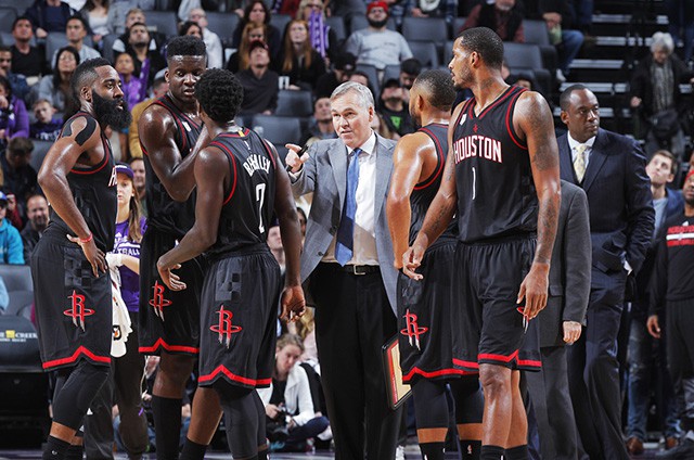 Ngay mùa đầu tiên tại vị, Mike D’Antoni đã đưa Houston Rockets lên một tầm cao hoàn toàn mới.