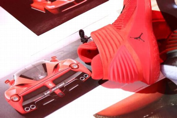 Sắc đỏ “Rosso Corsa” trên mẫu xe đua F1 Ferrari.