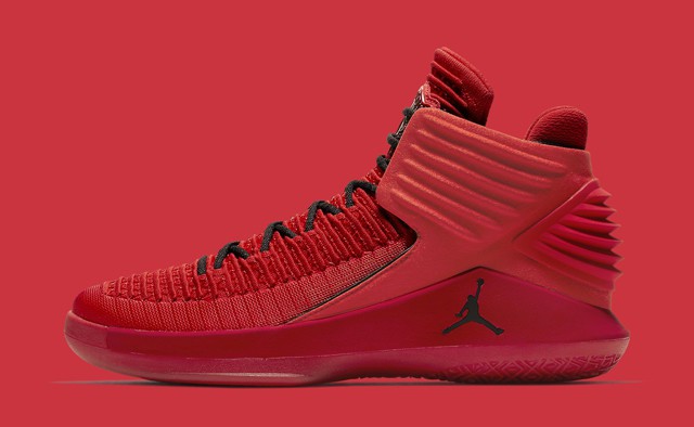 Air Jordan 32 “Rosso Corsa”.