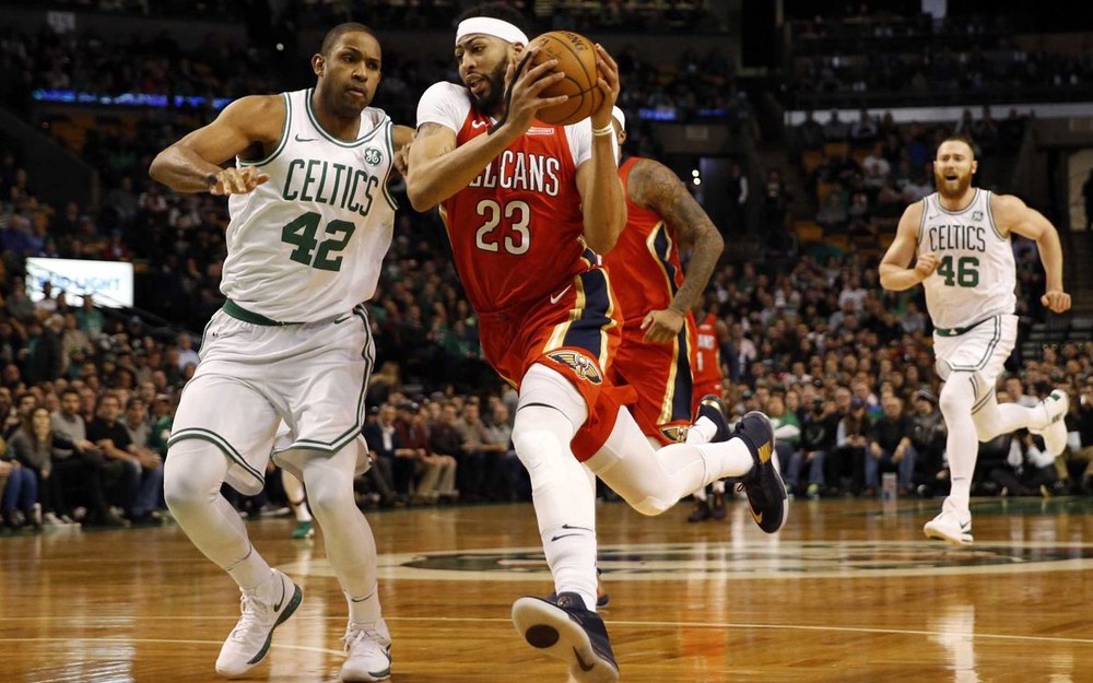 Tương lai của Anthony Davis cũng bị ảnh hưởng khá nhiều từ chấn thương của Cousins.