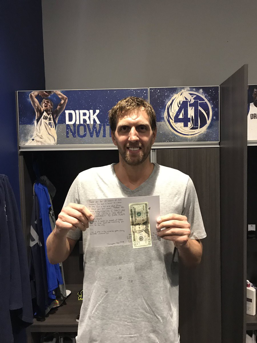 Tin NBA ngày 30/9: Nowitzki đã tỏ ra vui mừng với món quà của mình