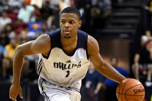 Dennis Smith Jr. sẽ quảng cáo giày cho Under Armour