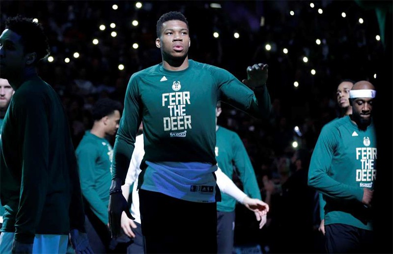 Giannis Antetokounmpo sắp hết hợp đồng quảng cáo với Nike