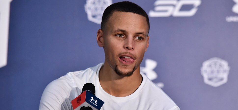 Curry không loại trừ khả năng chia tay Under Armour 