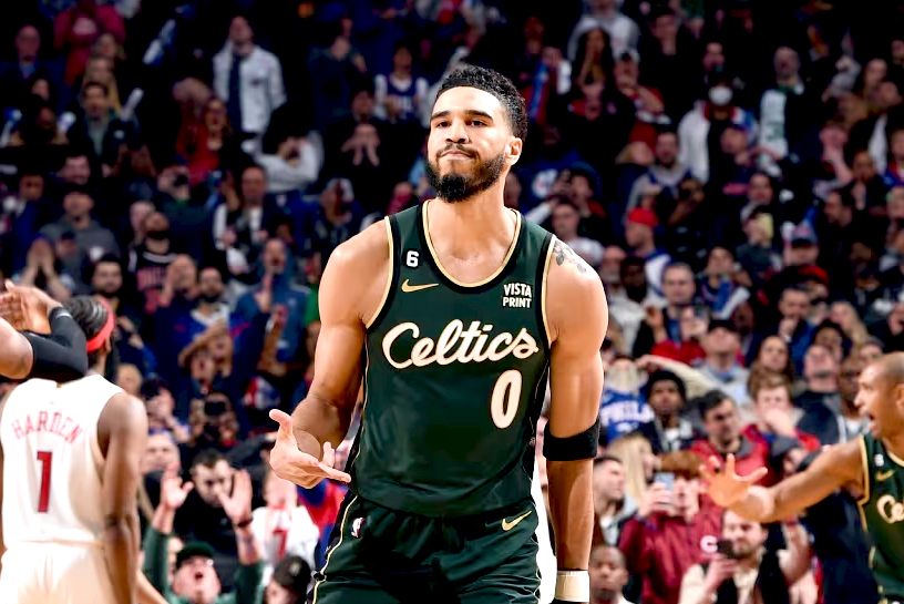 Jayson Tatum không chơi quá hay trong trận đấu nhưng đã lên tiếng đúng thời điểm với cú game-winner xuất sắc