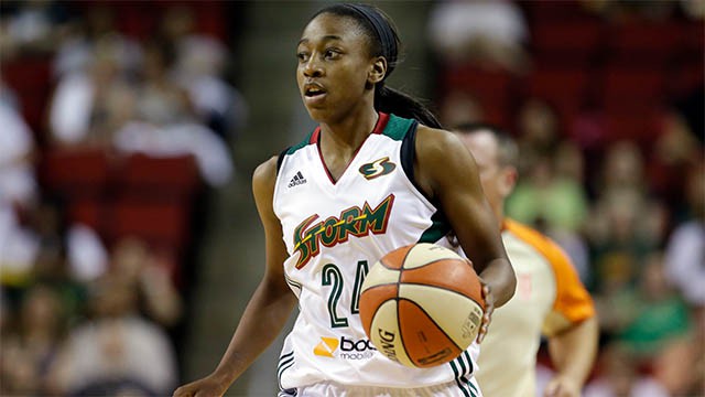 Những cầu thủ như Jewell Loyd, thần tượng của Gianna sẽ ảnh hưởng rất nhiều tới tư duy chơi bóng của cô bé.