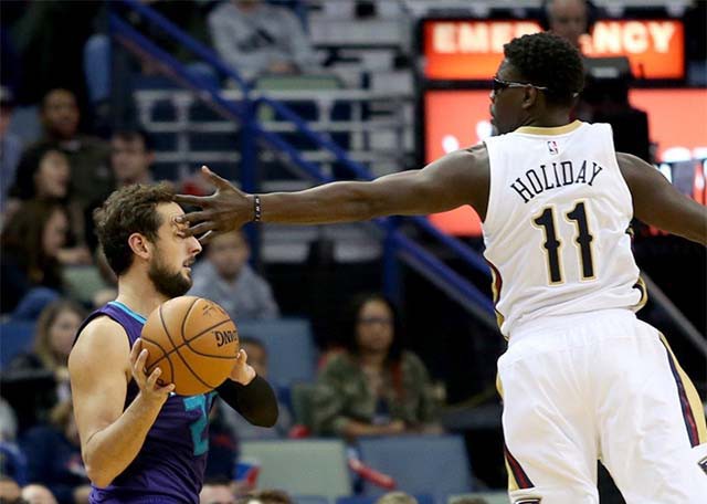 Jrue Holiday ghi được 17 điểm sau hiệp đấu thứ 2 và có tổng cộng 9 assists, mang về chiến thắng cho New Orleans Pelicans.