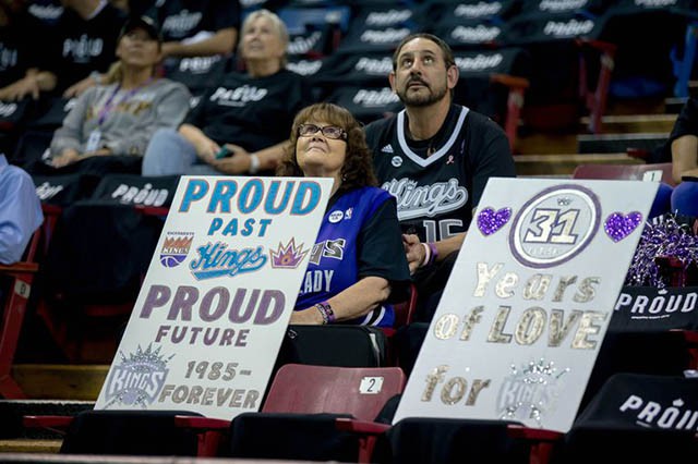 Không biết phải an ủi các fan của Sacramento như thế nào