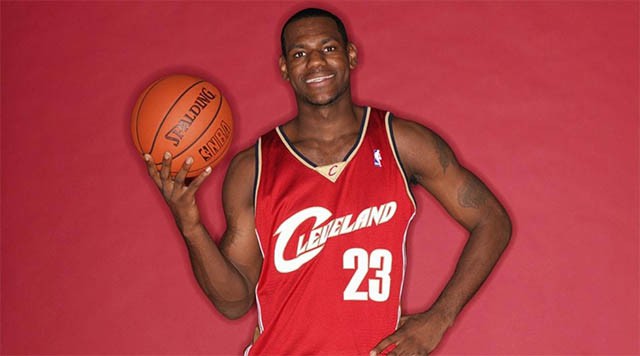 Năm đầu trẻ trung của James tại NBA.