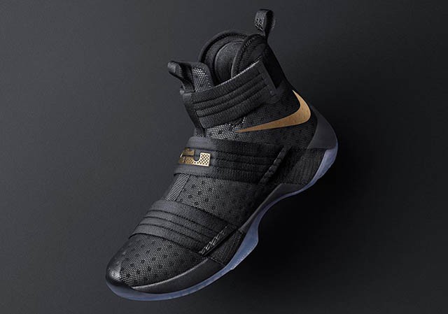 Soldier X, mẫu giày mà LeBron mang trong hầu hết chiến dịch Playoffs năm 2016