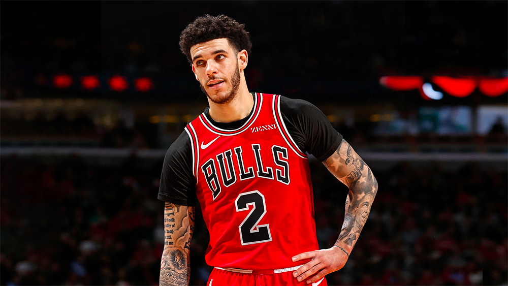 Như vậy trong vòng 2 mùa giải (2021-22 và 2022-23), Lonzo Ball chỉ ra sân 35 lần, ghi trung bình 13.0 điểm cùng 5.4 rebounds và 5.1 assists mỗi trận