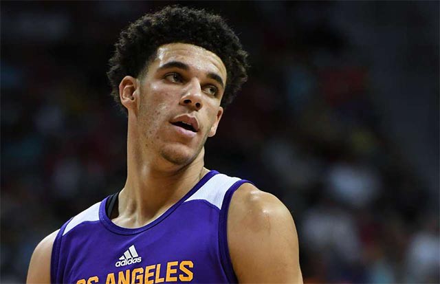 Lonzo Ball bị đau ngay trước chung kết NBA Las Vegas Summer League