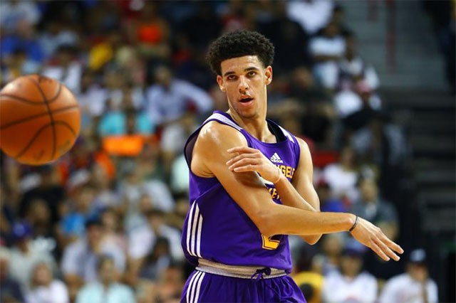 Lonzo cũng có rào cản tương tự như Ben Simmons.