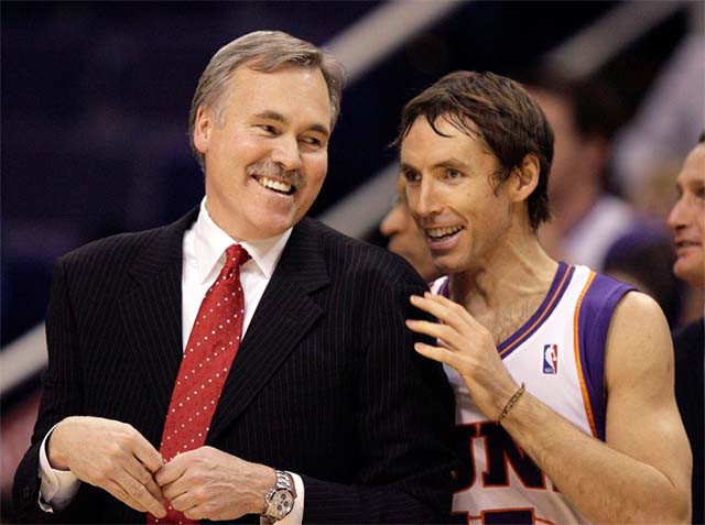 Mike D’Antoni thời còn dẫn dắt Phoenix Suns.
