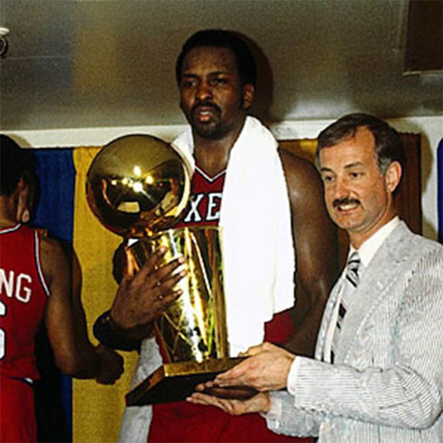 Moses Malone cùng Westbrook trở thành 2 trường hợp hiếm.