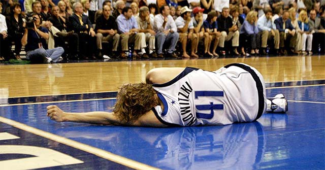 Liệu Dallas có vượt khó khi thiếu vắng Dirk Nowitzki?