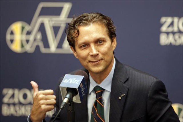 Jazz dưới thời Quin Snyder đã có nền tảng không nhỏ trong việc duy trì lối chơi tập thể, đó là điểm cứu cánh khi vắng mặt Hayward.