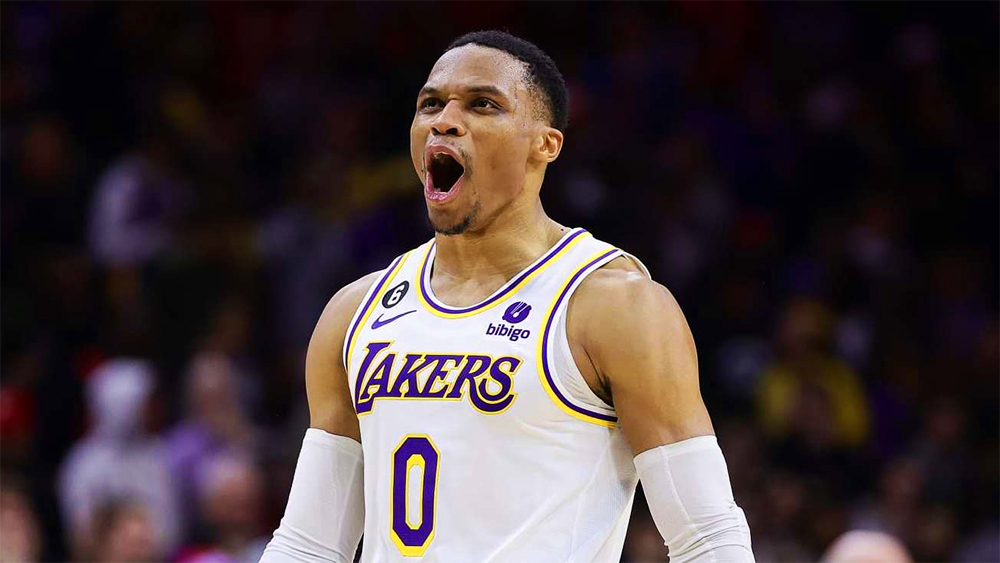 Russell Westbrook ghi trung bình 15.9 điểm cùng 7.5 assists và 6.2 rebounds mỗi trận cho Los Angeles Lakers mùa này