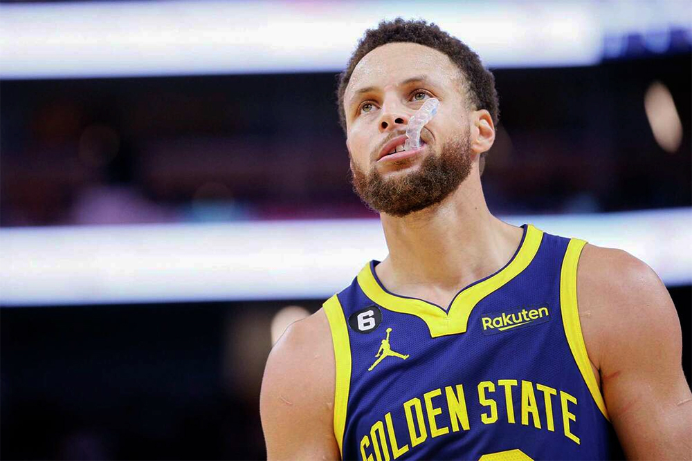 Stephen Curry báo tin vui cho CĐV Golden State Warriors khi tập luyện trở lại, tuy nhiên anh chưa thể ra sân trong những ngày tới