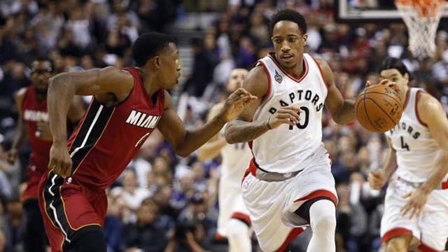 DeMar DeRozan có hiệp 4 với những cú ném ở cự ly trung bình quá tốt cho Raptors.