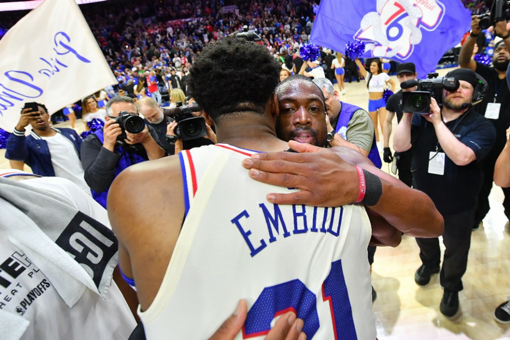 Joel Embiid và D-Wade sau trận Game 5 vừa qua.