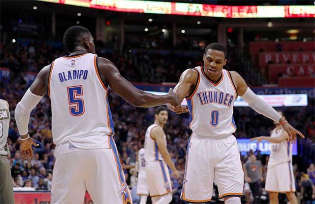Westbrook không bùng nổ nhưng OKC vẫn biết cách chiến thắng bằng lối chơi đồng đội.
