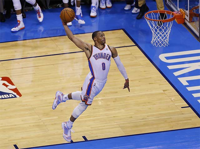 Khó có thể kèm cặp 1 đối 1 với cầu thủ có tốc độ và sức bật như Westbrook.
