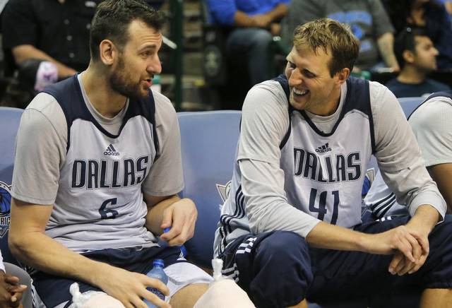 Mavericks không có được kết quả tốt khi Bogut và Nowitzki thi đấu cùng nhau