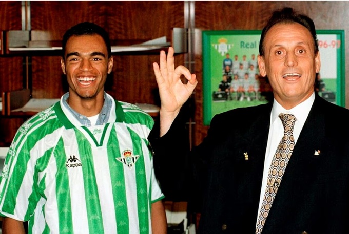 Antony đang tỏa sáng trong màu áo Betis