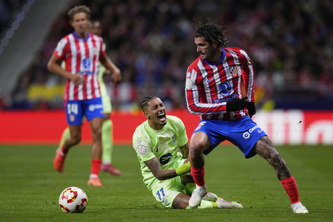 Atletico vẫn nuôi hy vọng vượt mặt Barca để đăng quang.