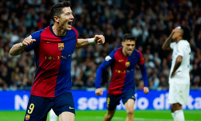 Lewandowksi ghi bàn thứ 19 tại La Liga mùa này