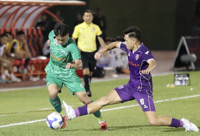 Ninh Bình vẫn chưa thể vượt được Bình Dương ở trận tứ kết Cúp QG. Ảnh: Gia Hân 