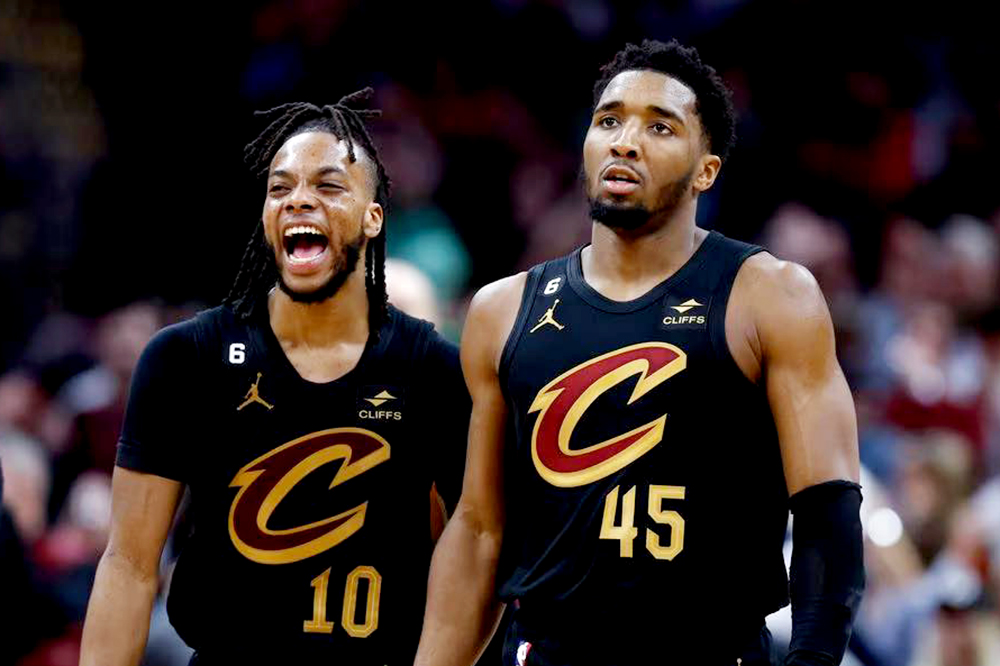 Darius Garland cùng Donovan Mitchell gồng gánh Cavaliers trong ít phút cuối hiệp 4