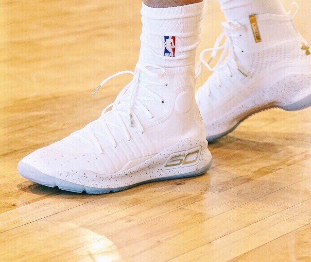 Signature shoe thứ 4 của Curry