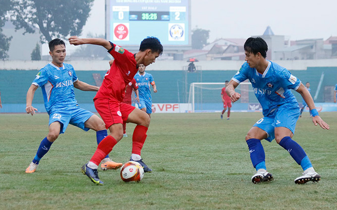 Đà Nẵng liên tiếp có 2 bàn thắng sau giờ nghỉ - Ảnh: Phan Tùng 