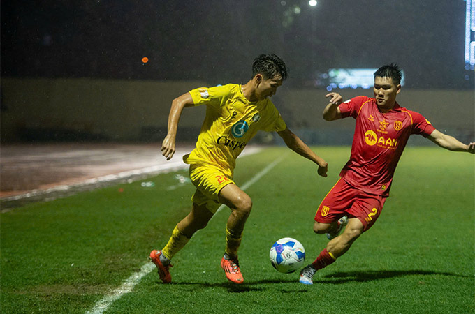 Tuyển thủ Lào - Damoth Thongkhamsavath có trận ra mắt đầu tiên ở V.League trong màu áo Thanh Hóa - Ảnh: Đức Cường 