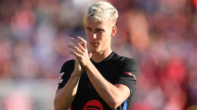 Dani Olmo có thể rời Barca trong 6 tháng tới