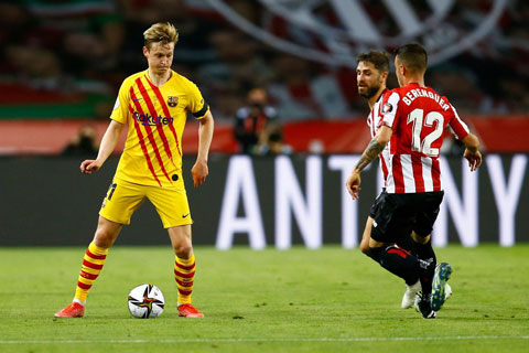De Jong đang có khoảng thời gian vui vẻ tại Barca