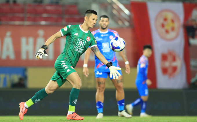 Đình Triệu ngồi ngoài ở trận hòa 0-0 của Hải Phòng trước Hà Nội tại vòng 18 V.League 2024/25