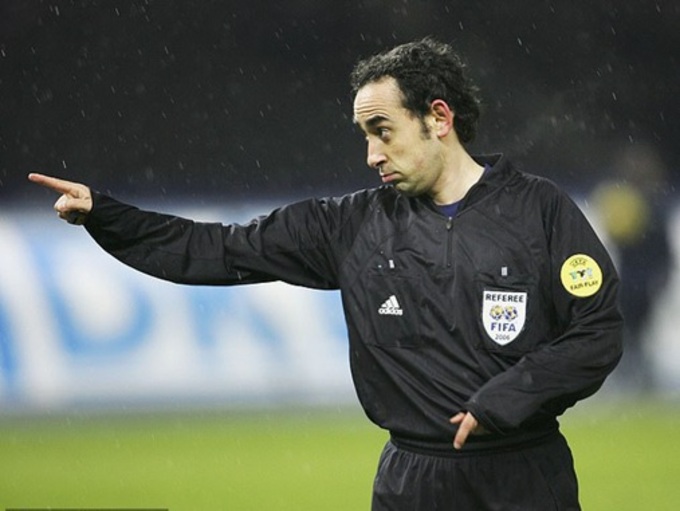 Cựu trọng tài Eduardo Iturralde Gonzalez khẳng định, 90% số trọng tài cầm còi ở La Liga ủng hộ Real Madrid
