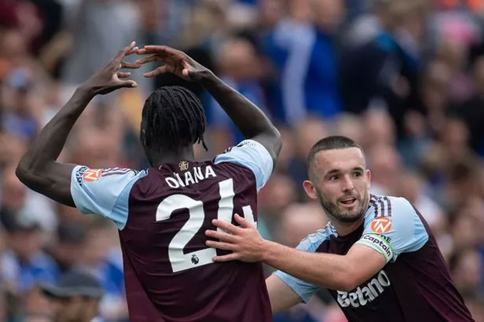 Việc Emery rút Onana và McGinn cũng là sai lầm