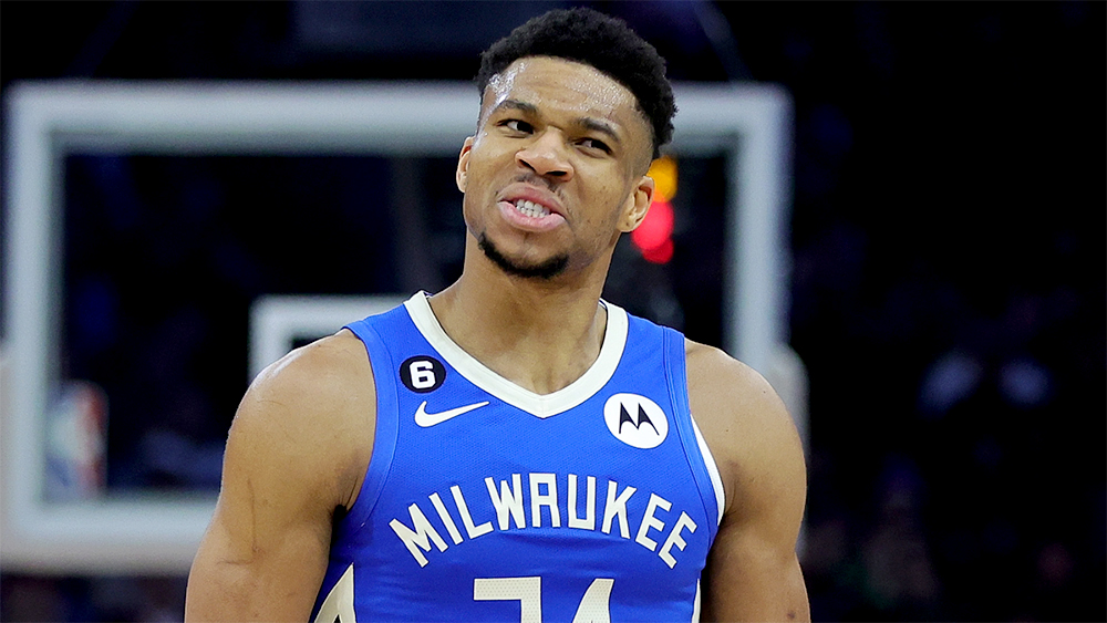 Giannis Antetokounmpo vừa có một pha cày triple-double rất thô và lộ liệu trong trận gặp Washington Wizards hôm 6/3