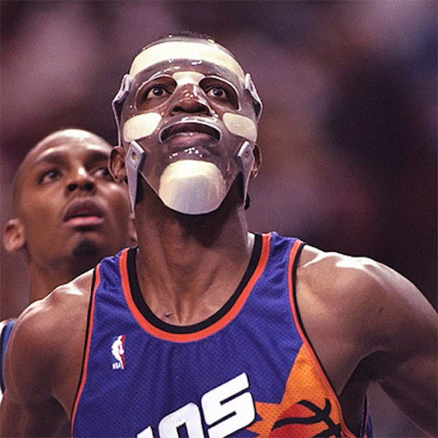 A. C. Green không còn là chính mình sau khi gãy răng