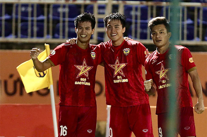 Trọng Hoàng cùng các đồng đội đã có 12 trận bất bại, tiếp tục chinh phục những cột mốc mới ở V.League 2024/25 - Ảnh: Xuân Thủy 