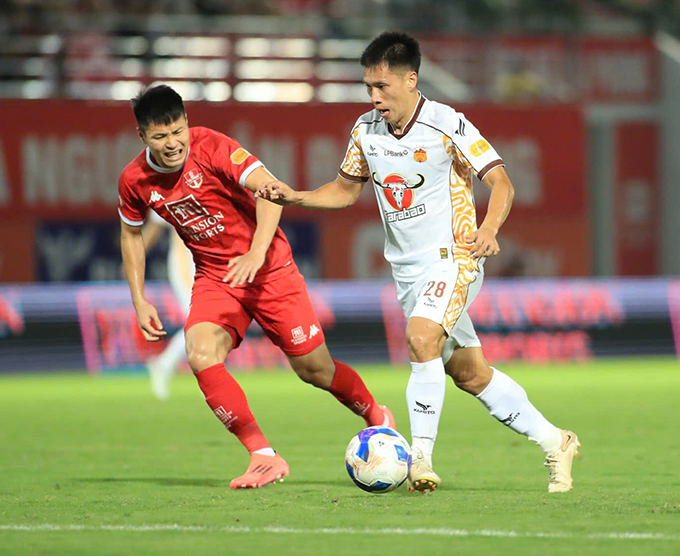Ứng xử đẹp là 1 trong những yêu cầu tối thượng mà bầu Đức đưa ra với các cầu thủ HAGL. Ảnh: Phan Tùng